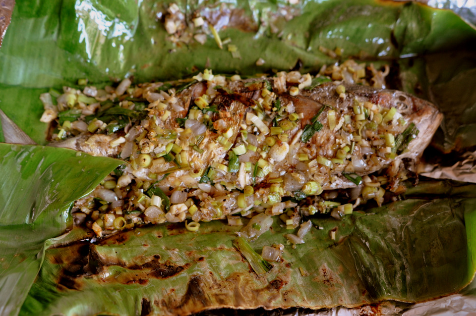 Le poisson cuit dans feuille de bananier